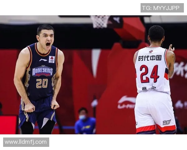 CBA复赛同曦对战辽宁队精彩对决引发球迷热议与期待